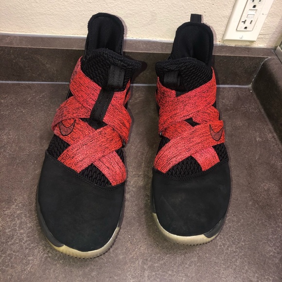 Men’s size 13 Nike’s - Picture 3 of 5